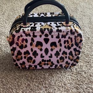 Triforce travel case